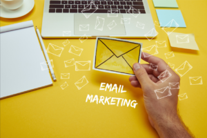 El marketing por correo electrónico es una excelente manera de mantenerse en contacto con sus clientes.